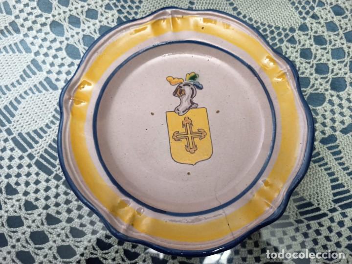 Antig&uuml;edades: Antiguo plato con escudo her&aacute;ldico - Foto 1
