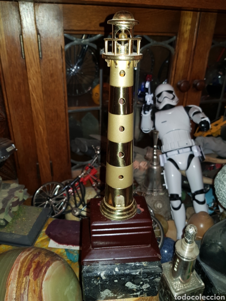 Antig&uuml;edades: ANTIGUO FAROL DE METAL MADERA Y MARMOL