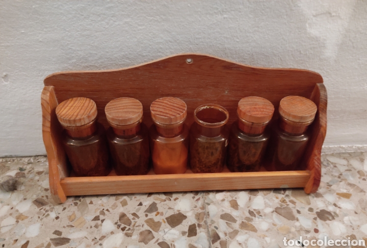 Antiques: Especiero de madera