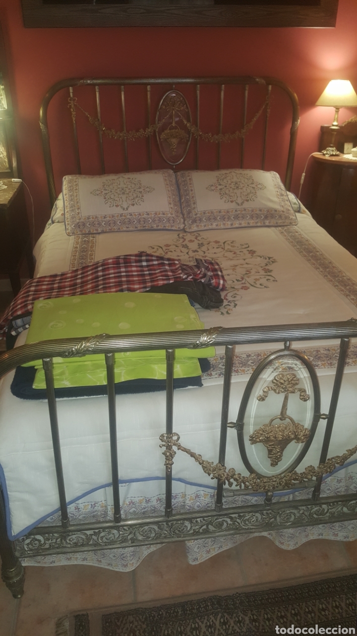 Antig&uuml;edades: cama de bronce 135 x 190 - Foto 4