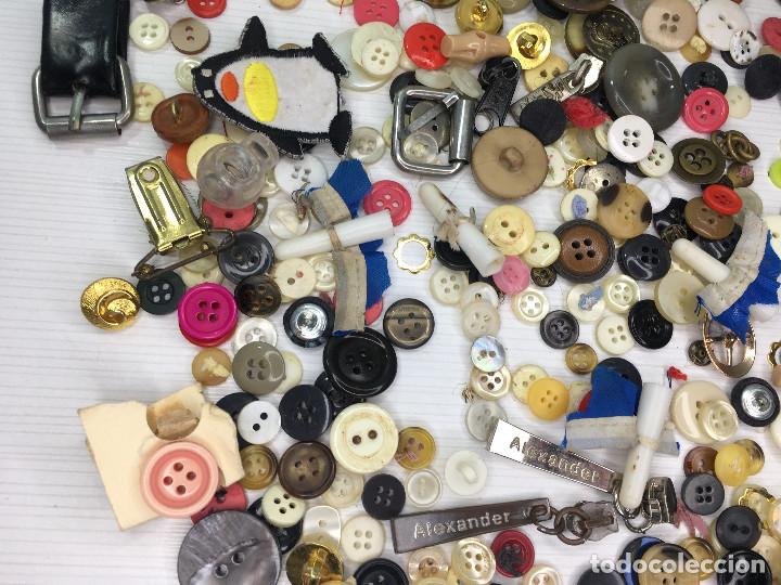 Antig&uuml;edades: LOTE DE BOTONES ++++ - Foto 4