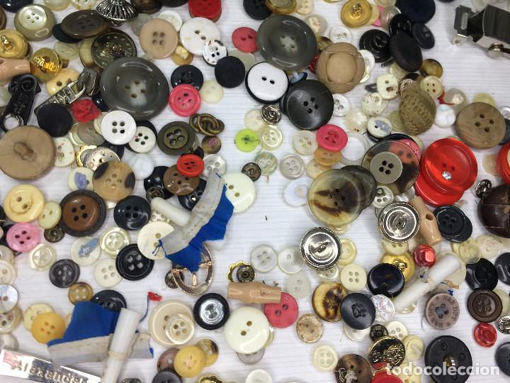 Antig&uuml;edades: LOTE DE BOTONES ++++ - Foto 6