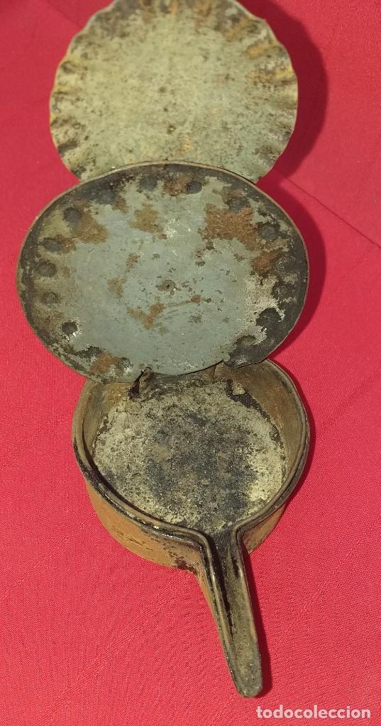 Antig&uuml;edades: CANDIL DOBLE DE LATA CON TAPA - Foto 3