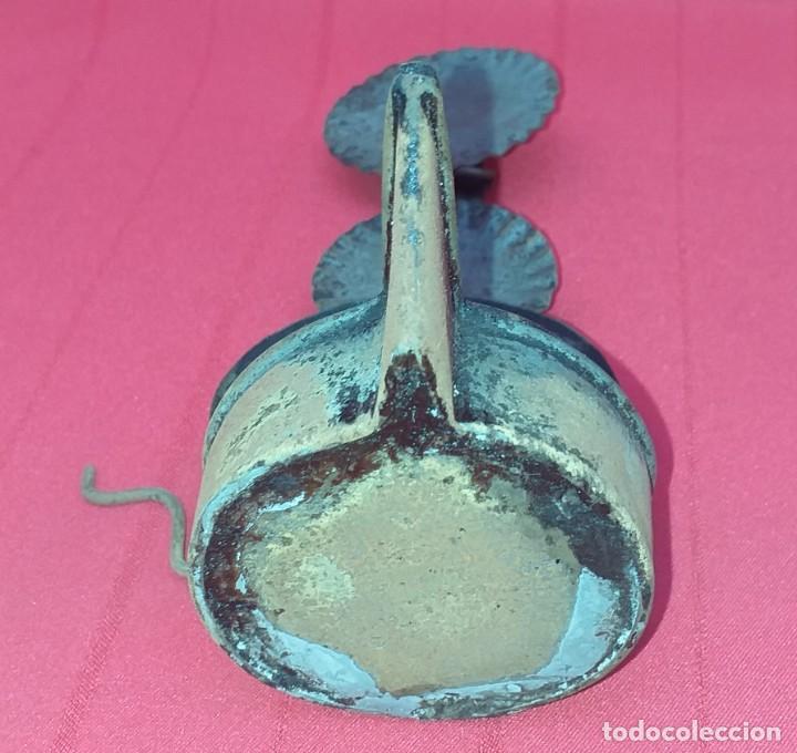 Antig&uuml;edades: CANDIL DOBLE DE LATA CON TAPA - Foto 4