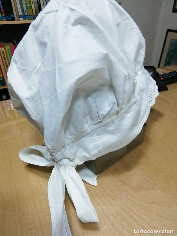 Antig&uuml;edades: *GORRO CON BORDADO SUIZO (Rf:440/b) - Foto 2