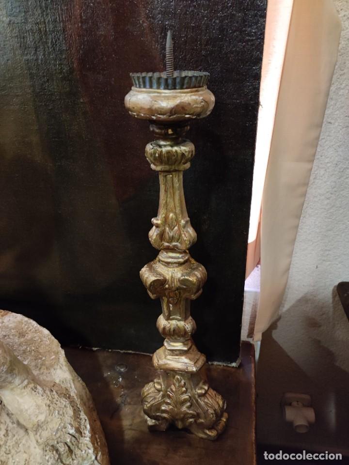 Antig&uuml;edades: Candelero de madera policromado - Foto 1