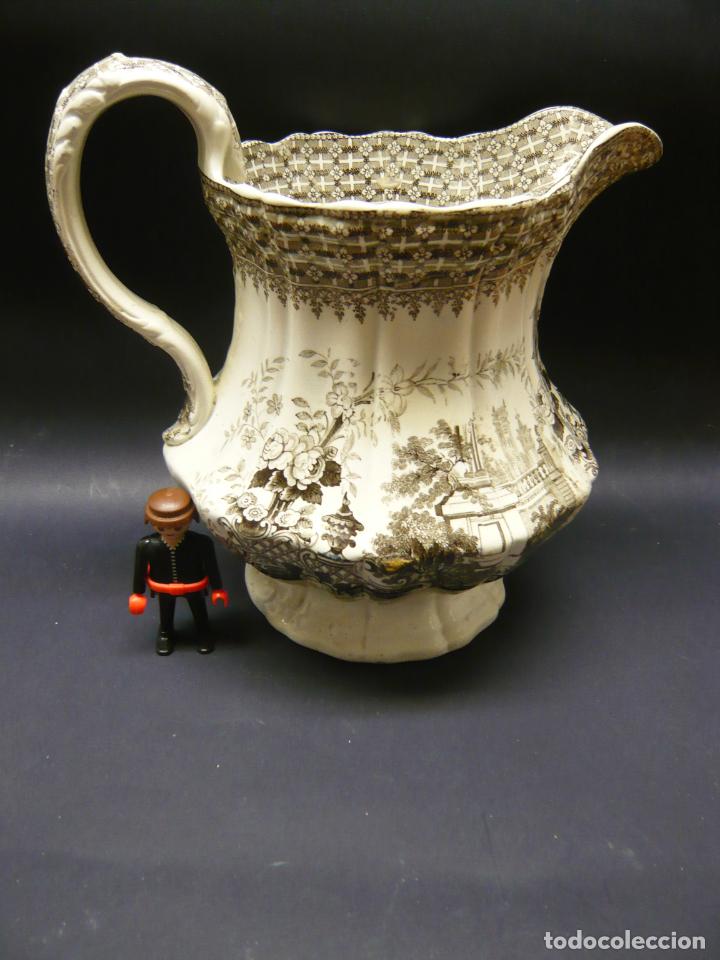 Antig&uuml;edades: CA 1850 GRAN JARRA DE LOZA ESTAMPADA - Foto 1