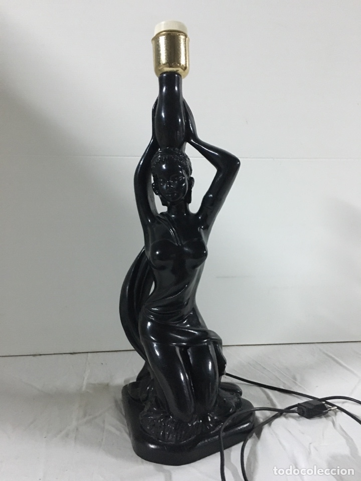 Antig&uuml;edades: Lampara forma de mujer con cantaro - Foto 1