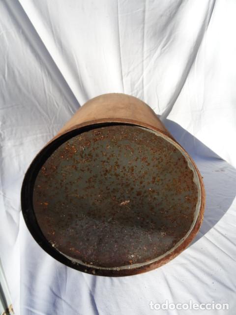 Antig&uuml;edades: ANTIGUO RECIPIENTE DE LAT&Oacute;N PARA L&Iacute;QUIDOS. - Foto 8
