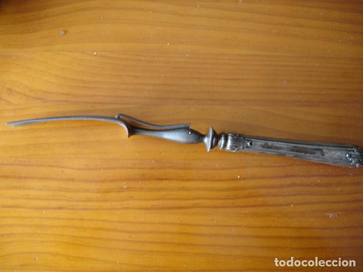 Antig&uuml;edades: TENEDOR PARA TRICHAR 29 CM - Foto 2