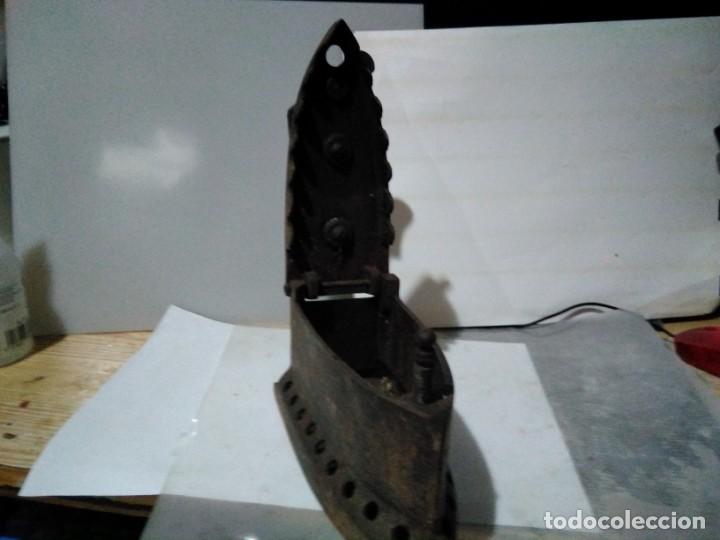 Antig&uuml;edades: ANTIGUA PLANCHA DE CARBON - Foto 5