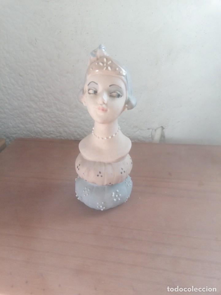 Antiguidades: Figura de la casa ingl&eacute;s