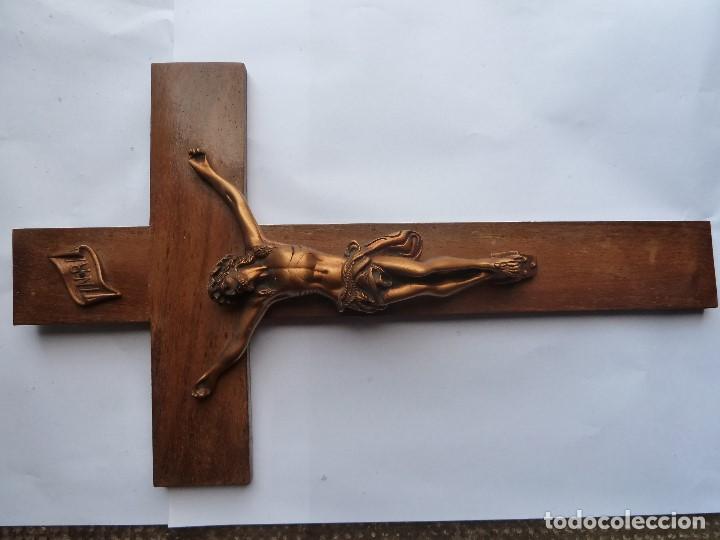 Antig&uuml;edades: ANTIGUO CRUCIFIJO DE MADERA - Foto 1