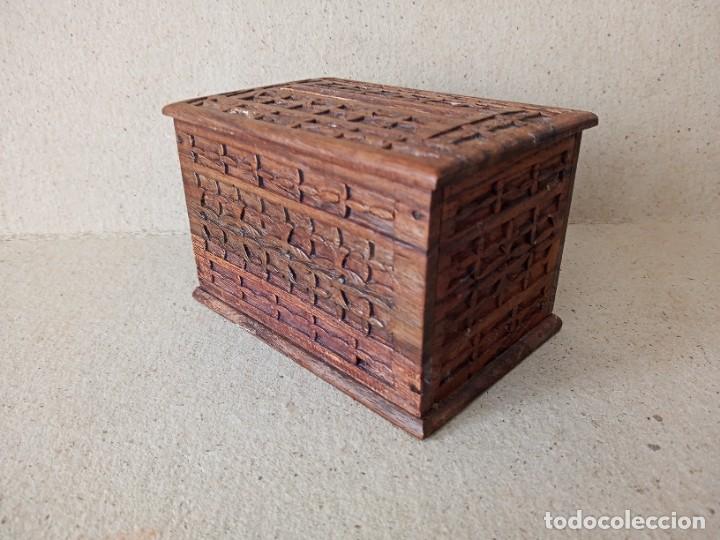 Antig&uuml;edades: CAJA DE MADERA ANTIGUA. ( NO SE ABRIR. ) - Foto 3