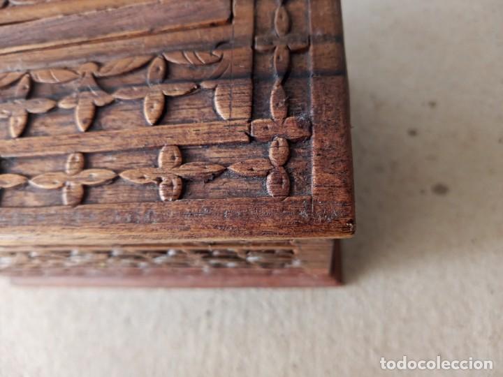 Antig&uuml;edades: CAJA DE MADERA ANTIGUA. ( NO SE ABRIR. ) - Foto 11