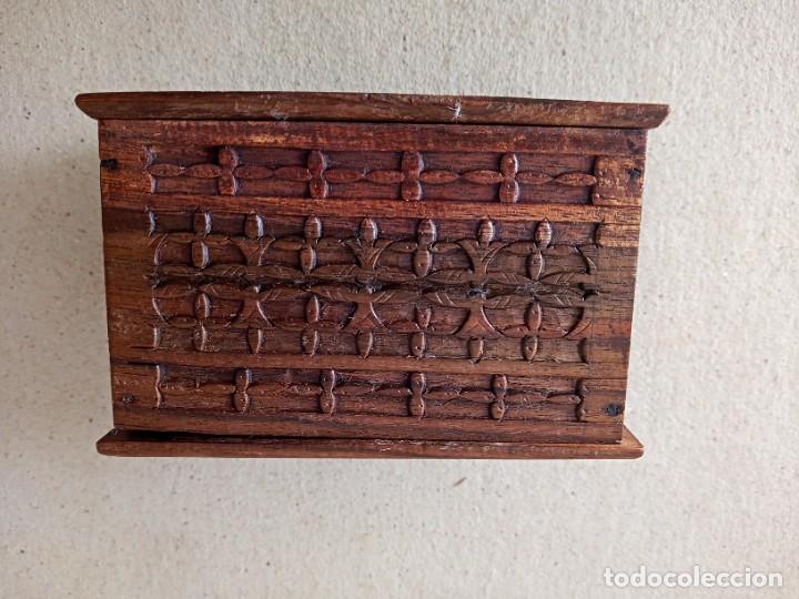 Antig&uuml;edades: CAJA DE MADERA ANTIGUA. ( NO SE ABRIR. ) - Foto 14