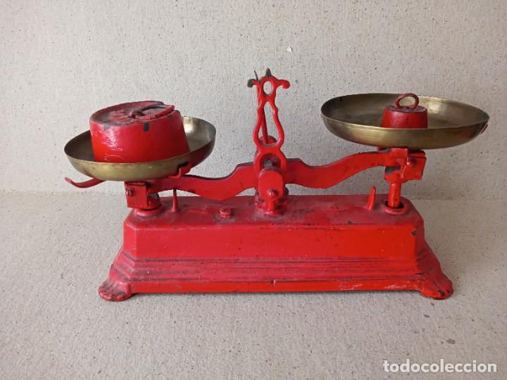 Antiques: BASCULA ANTIGUA PLATOS MARCADOS Y PESAS