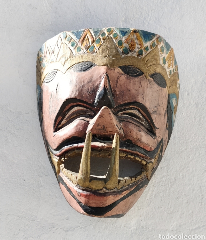 Antiques: Mascara de madera de Indonesia Java de un demonio usado en rituales de baile