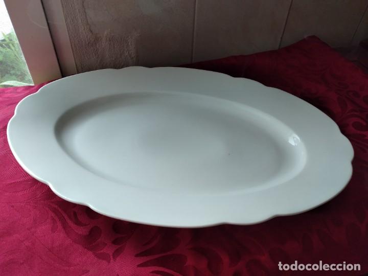 Antig&uuml;edades: Fuente oval de porcelana, sin marca. - Foto 2
