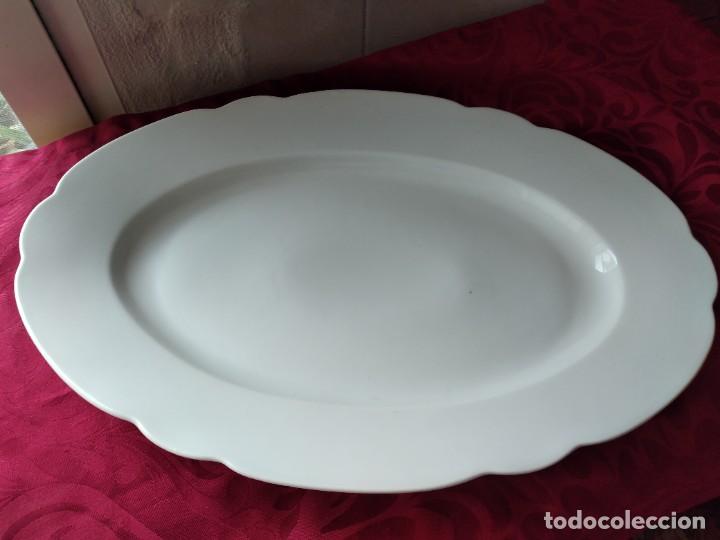 Antig&uuml;edades: Fuente oval de porcelana, sin marca. - Foto 3