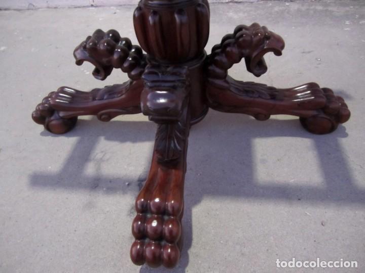 Antigüedades: Mesa de comedor redonda en madera de caoba, patas con leones y garras - Foto 4 - 304643563
