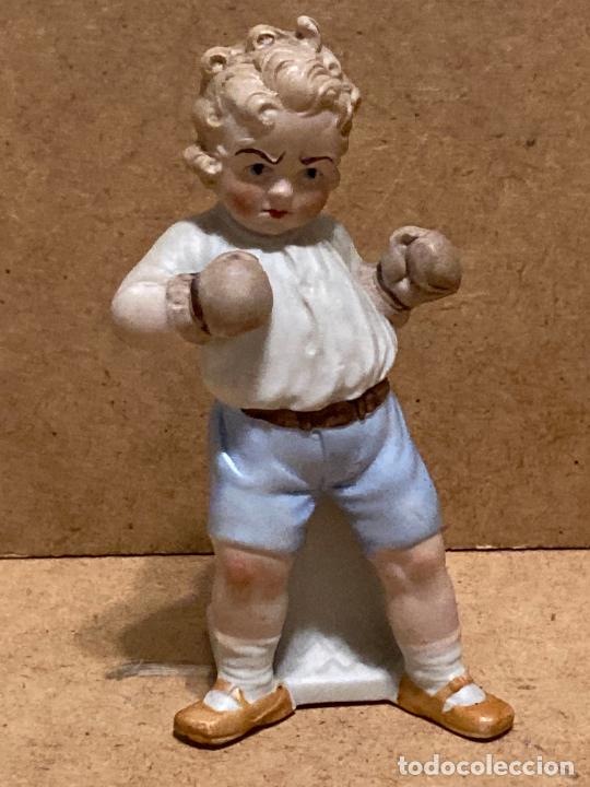 Antig&uuml;edades: Biscuit ni&ntilde;o con guantes de boxeo - Foto 1