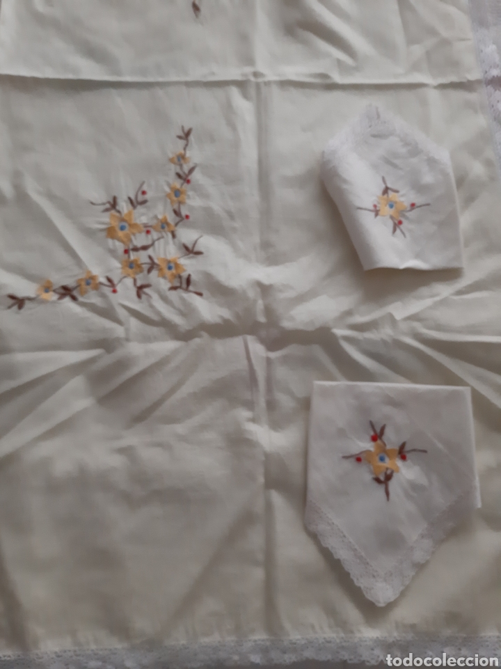Antigüedades: Mantel bordado a mano 6 servilletas 86 cms x 86 - Foto 2 - 304697208