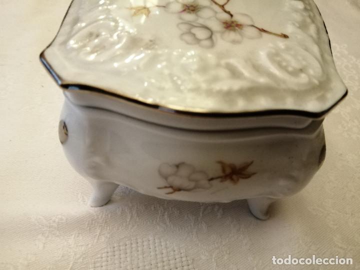 Antig&uuml;edades: COFRE DE PORCELANA MARCA CAPEANS - Foto 3