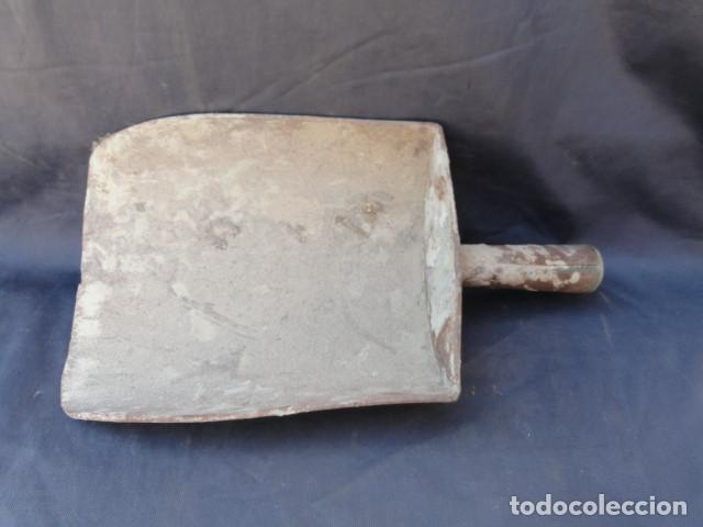 Antig&uuml;edades: PALA DE LAT&Oacute;N PARA GRANO. - Foto 1