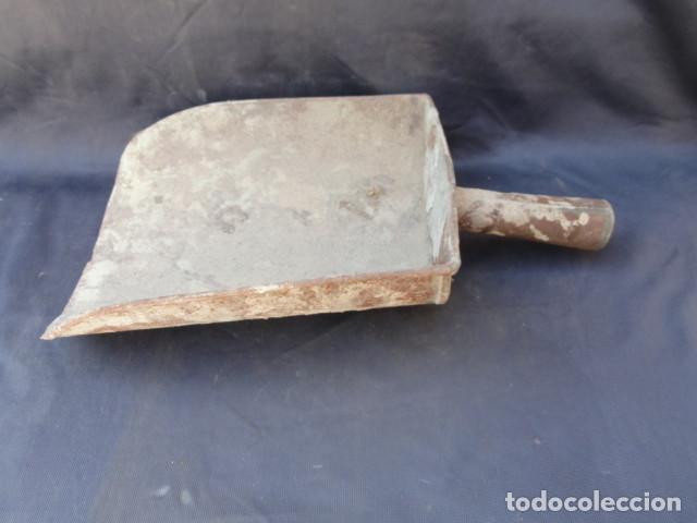 Antig&uuml;edades: PALA DE LAT&Oacute;N PARA GRANO. - Foto 2
