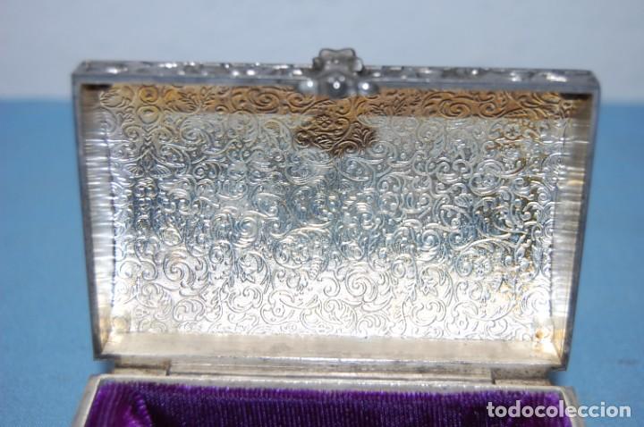Antig&uuml;edades: CAJA EN METAL PLATEADO - Foto 5