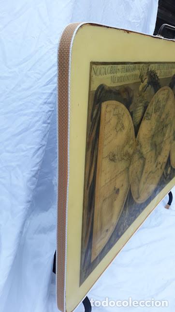 Antig&uuml;edades: mesa plegable mapa mundi baja - Foto 8
