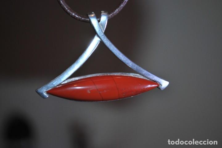Antig&uuml;edades: Colgante de plata con piedra . - Foto 3