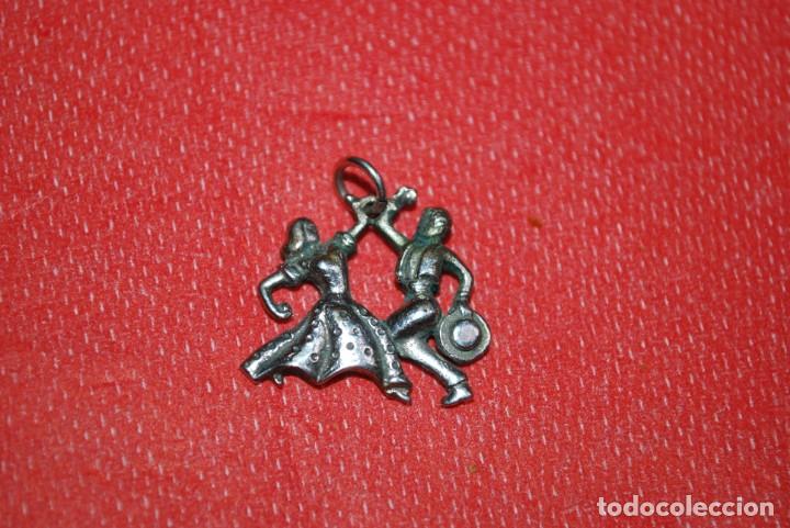 Antig&uuml;edades: Colgante de plata . - Foto 1