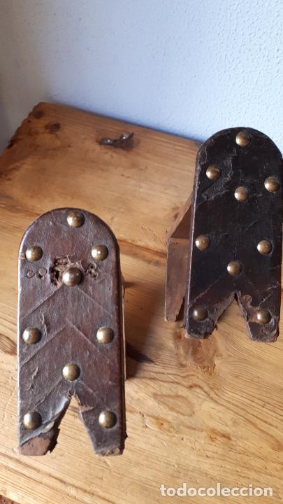Antig&uuml;edades: Arca encorada y tachonada. Siglo XVIII. - Foto 14