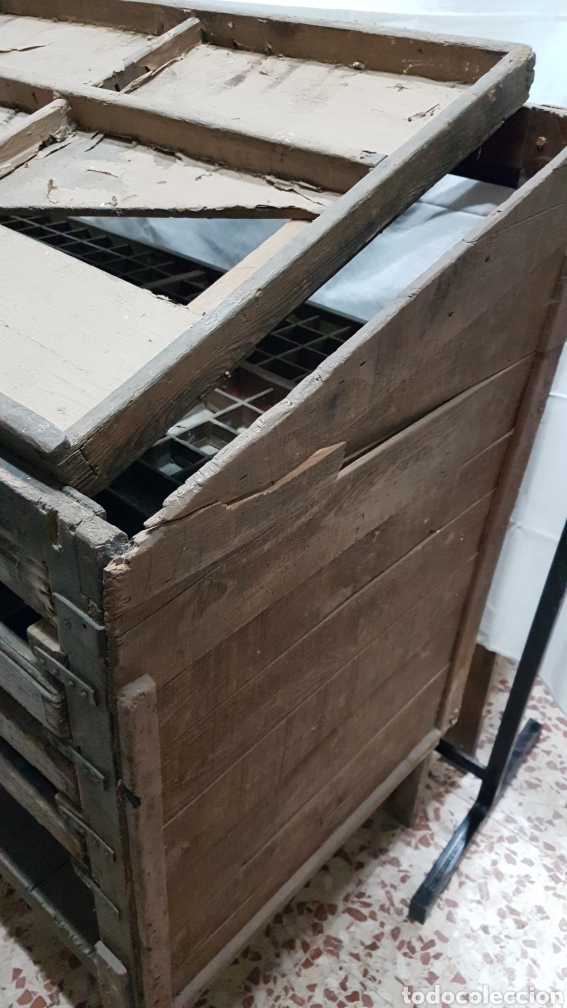 Antig&uuml;edades: Antiguo mueble chivalete de imprenta - Foto 2