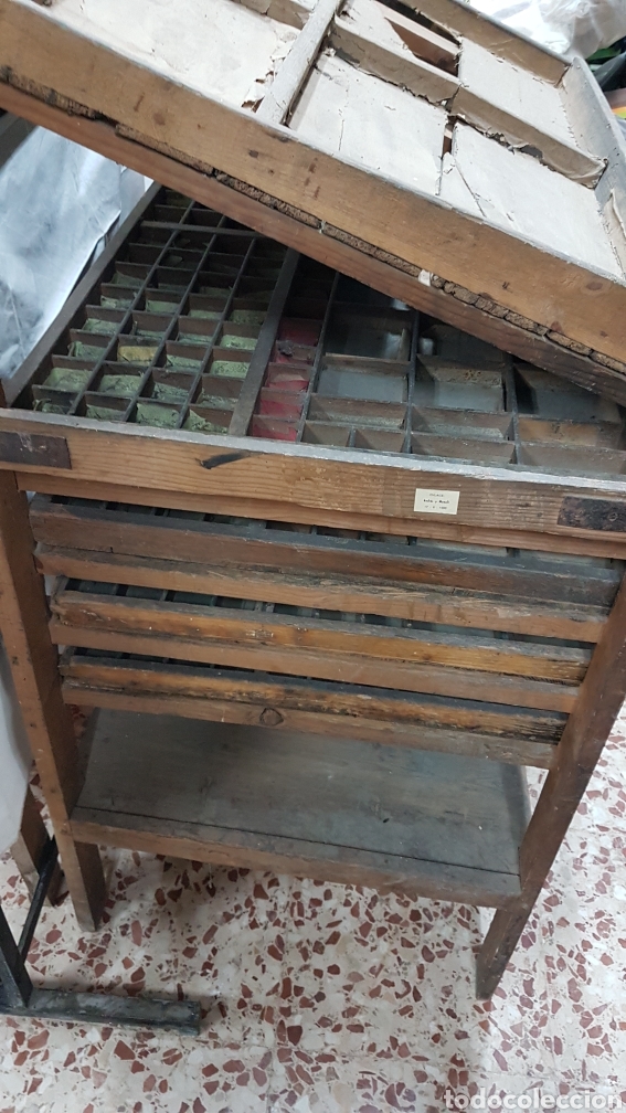 Antig&uuml;edades: Antiguo mueble chivalete de imprenta - Foto 3