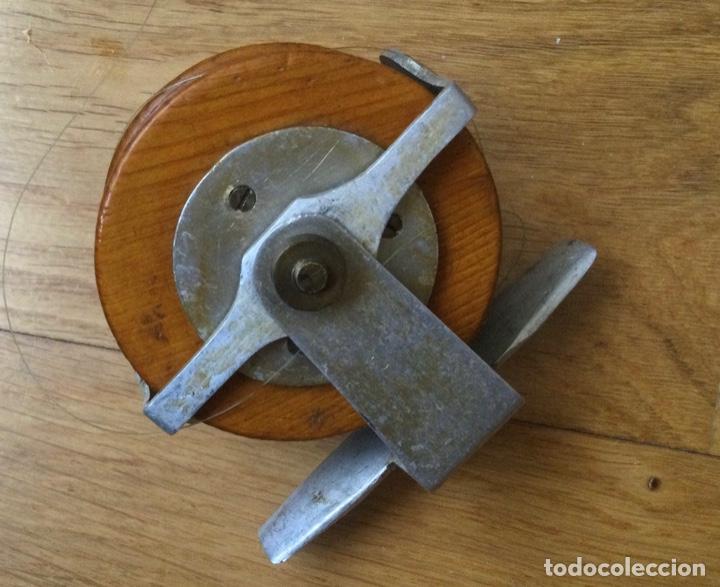 Antig&uuml;edades: ANTIGUO CARRETE DE PESCA, DE MADERA - Foto 2