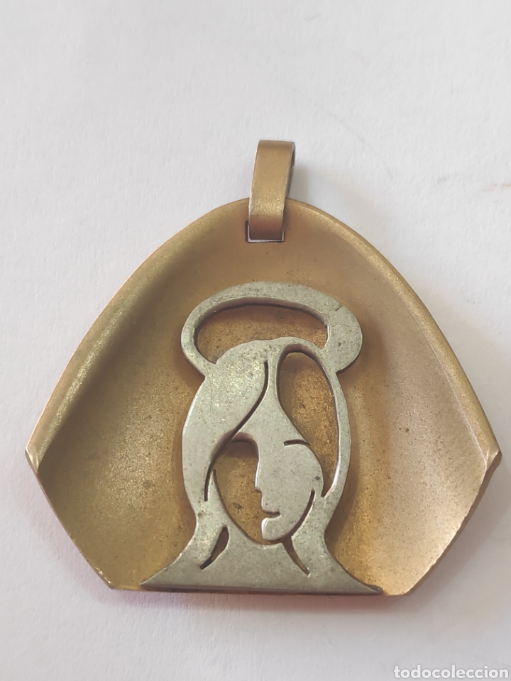 Antig&uuml;edades: Medalla de la virgen - Foto 1
