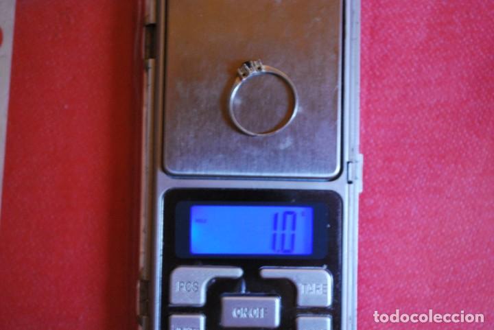 Antig&uuml;edades: Anillo de plata de LEY con tres piedras. - Foto 13