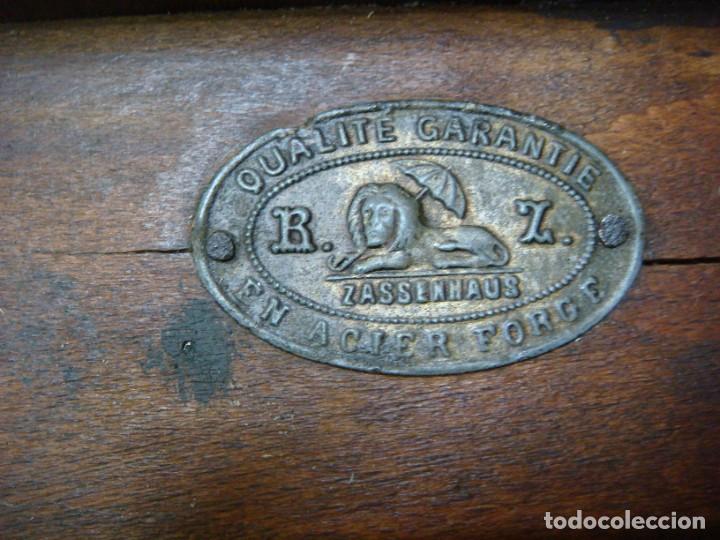 Antig&uuml;edades: MOLINILLO ANTIGUO EN MADERA Y CHAPA OSCURO(&) - Foto 2