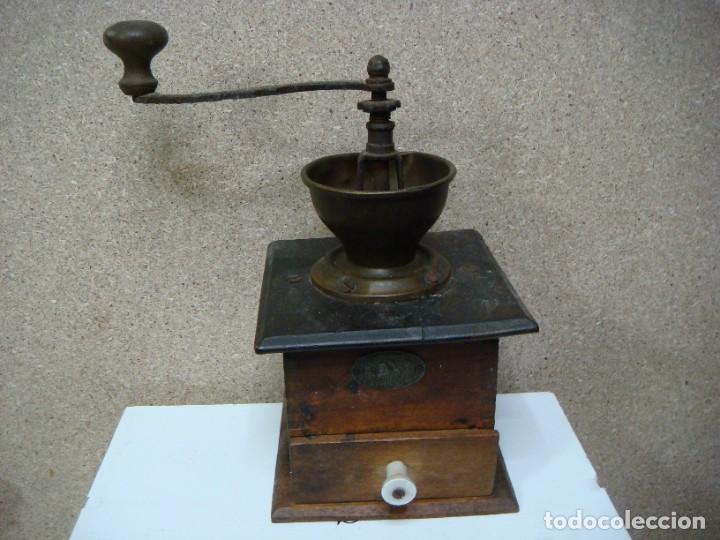 Antig&uuml;edades: MOLINILLO ANTIGUO EN MADERA Y CHAPA OSCURO(&) - Foto 4