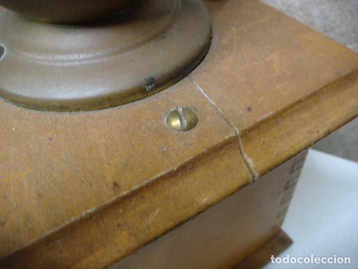 Antig&uuml;edades: MOLINILLO ANTIGUO EN MADERA Y CHAPA-(&) - Foto 3