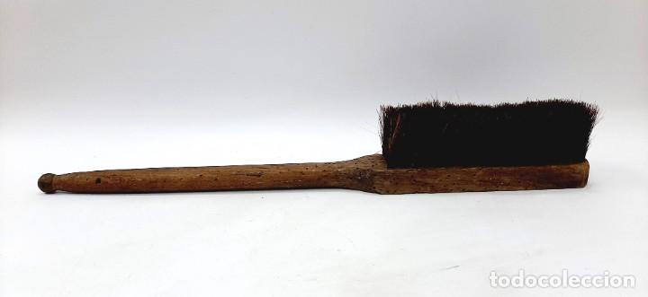 Antig&uuml;edades: Cepillo de madera de crin antiguo - Foto 3