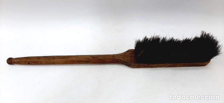 Antig&uuml;edades: Cepillo de madera de crin antiguo - Foto 4