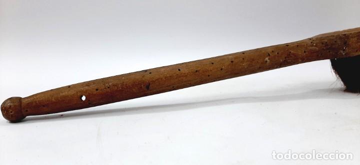 Antig&uuml;edades: Cepillo de madera de crin antiguo - Foto 8