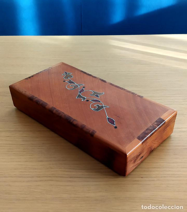 Antig&uuml;edades: CAJA MADERA CON RA&Iacute;Z Y MARQUETER&Iacute;A - Foto 2