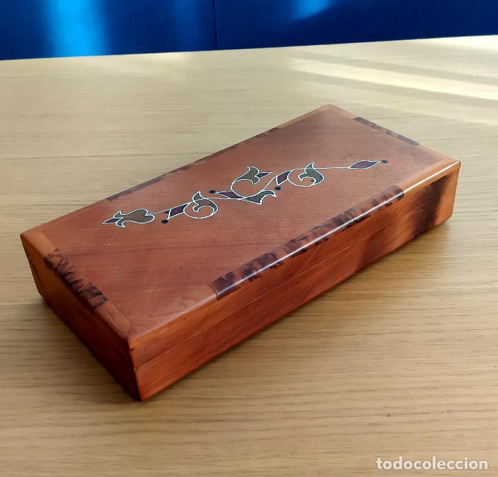 Antig&uuml;edades: CAJA MADERA CON RA&Iacute;Z Y MARQUETER&Iacute;A - Foto 1