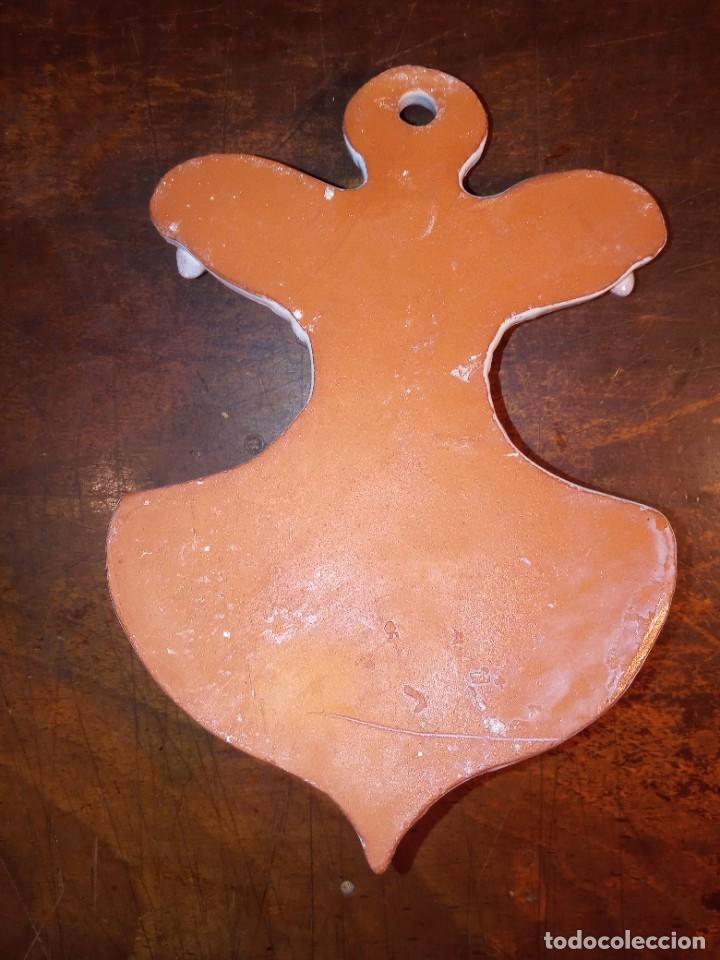 Antig&uuml;edades: BENDITERA DE CERAMICA. - Foto 3