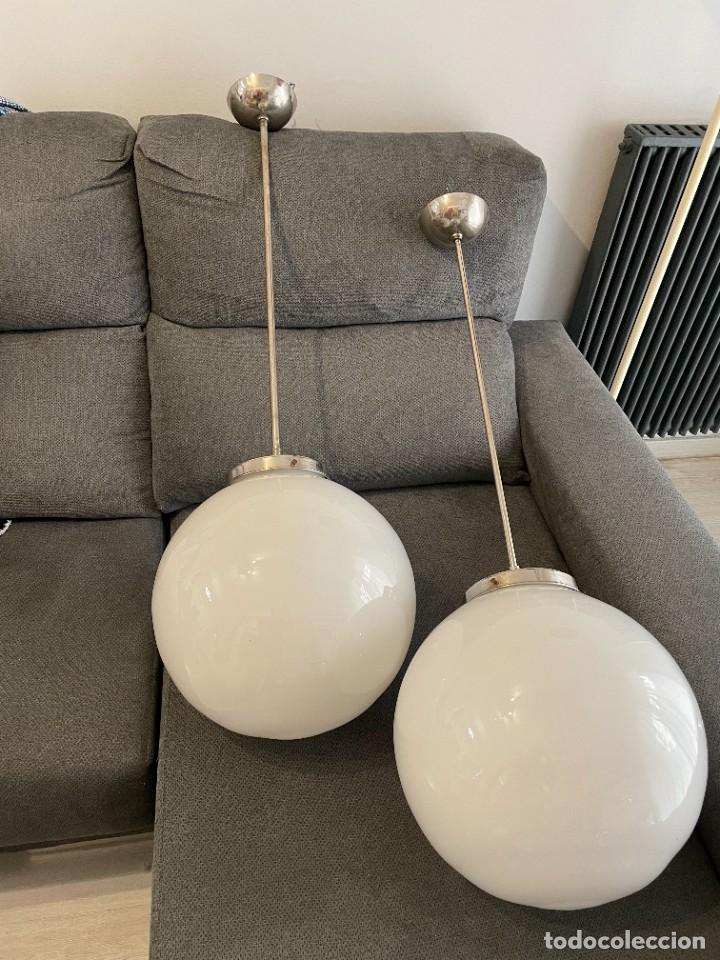 Antig&uuml;edades: LAMPARAS TECHO OPALINA- GRAN GLOBO OPALINA BLANCO - Foto 2